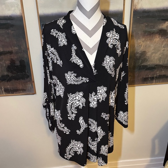 Liz Claiborne Tops - Liz Claiborne Career Black and White Paisley Blouse Size XL